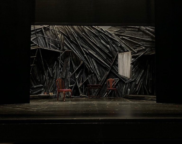 „Duell“ for Staatsschauspiel Dresden with HfM Dresden
Stage Design: Pauline Malack
Scenic Painting, 2023