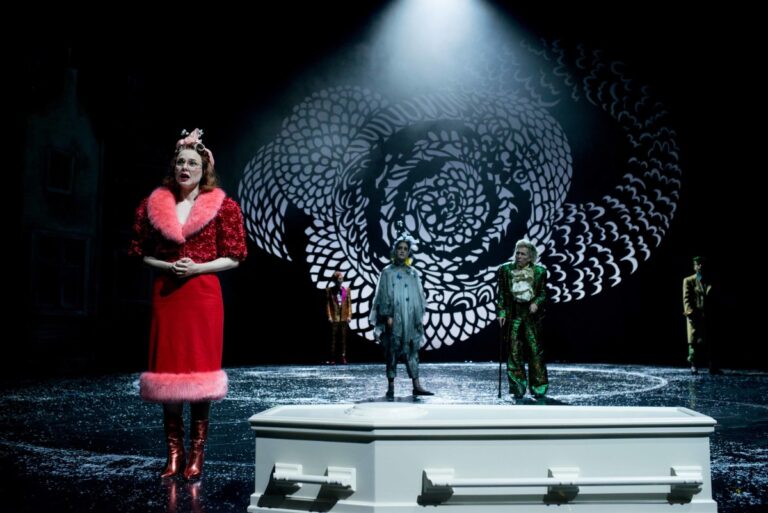 „En Julefortelling“ (Christmas Carol) for Nationaltheatret in Oslo
Stage Design: Katja Ebbel
Scenic Painting, 2023
Photo: Erika Hebbert