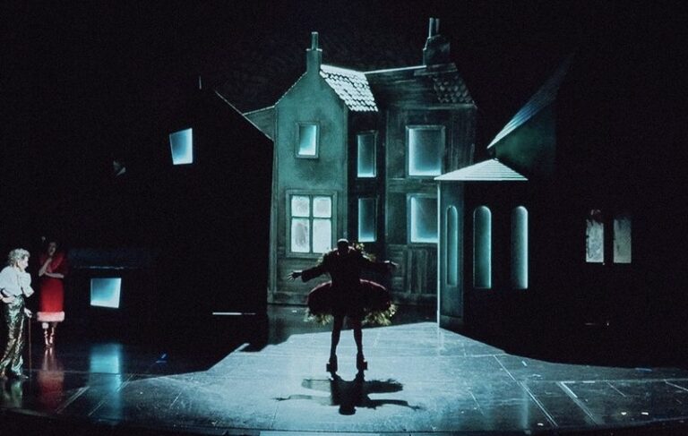 „En Julefortelling“ (Christmas Carol) for Nationaltheatret in Oslo
Stage Design: Katja Ebbel
Scenic Painting, 2023
Photo: Erika Hebbert